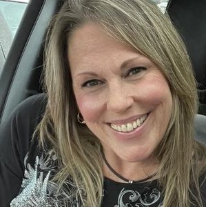 Meet your Posher, Denise